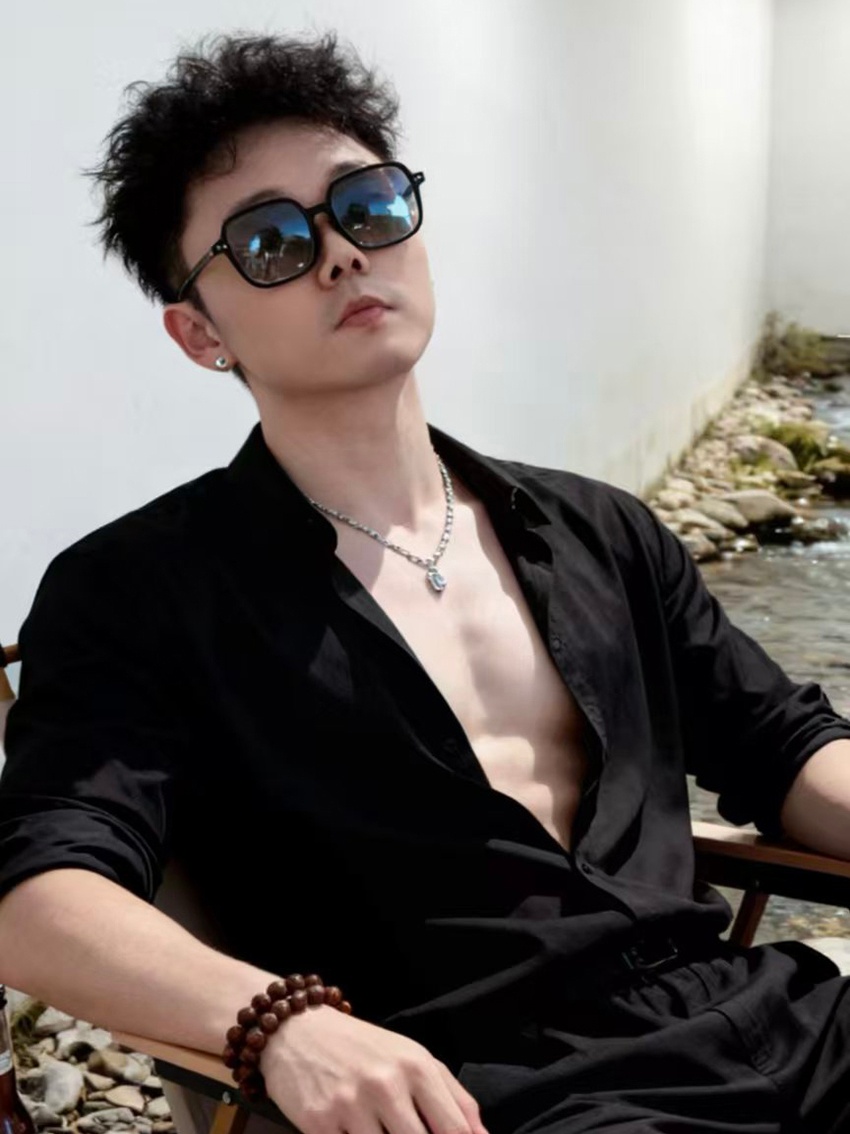 上海申佑美文化传播有限公司创意设计师Abel